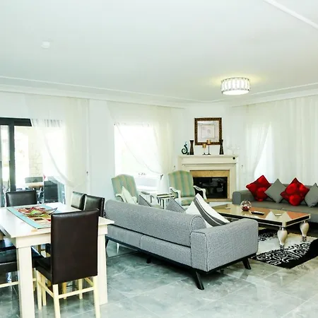 Remarkable Private 4-Bed Villa In Dalyan With Pool Vilă